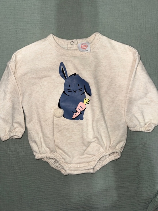 wonder nation Other - Cream Baby Onesie with Navy Bunny and Pink Carrot 3/6M